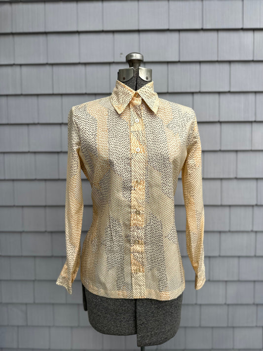 1970s Women's Patterned Collared Button Down Blouse Long Sleeve