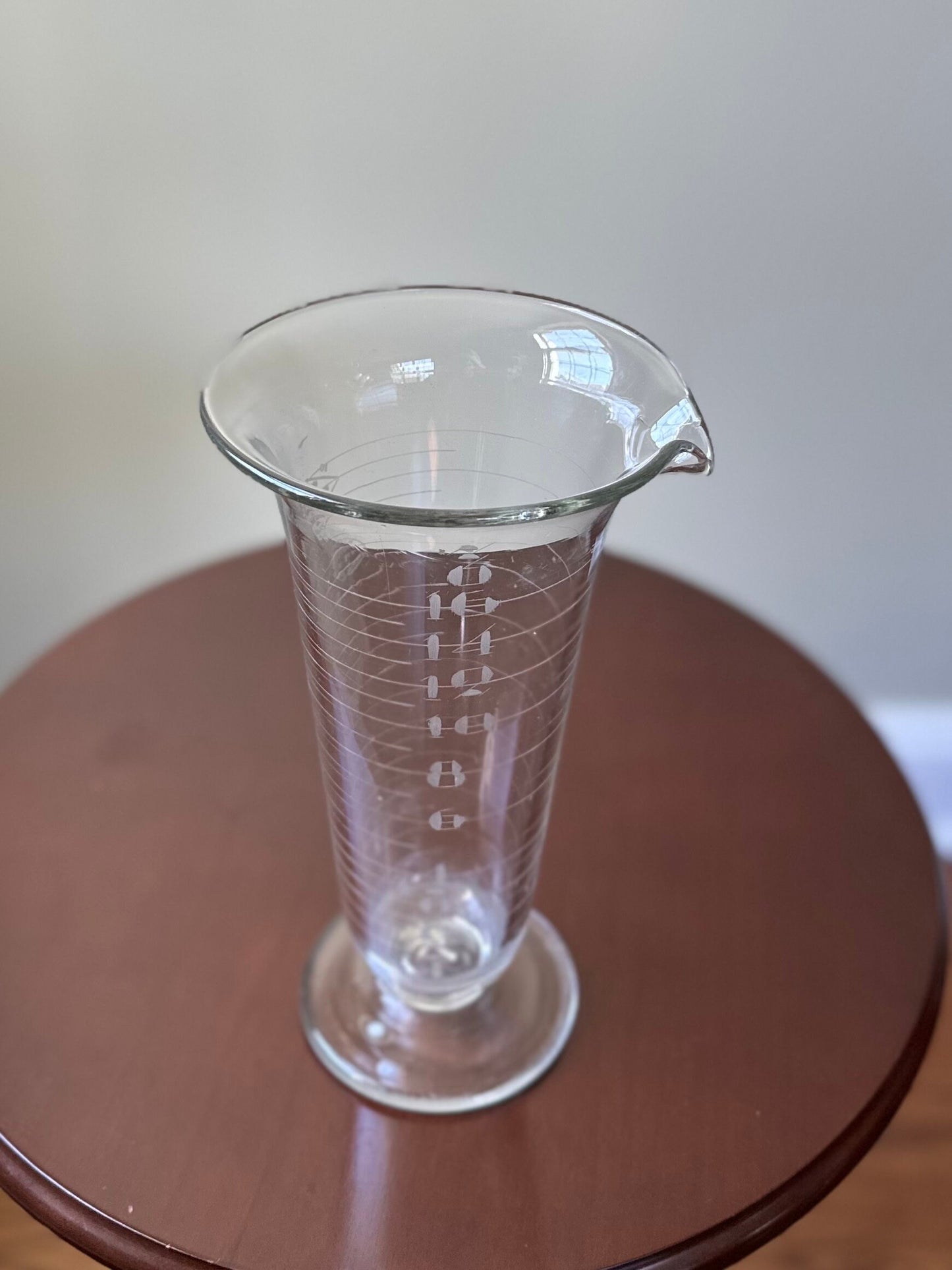 Antique Early 1900s NYC Approved Type III Etched Numerals Pontiled Glass Graduated Medical Apothecary Beaker
