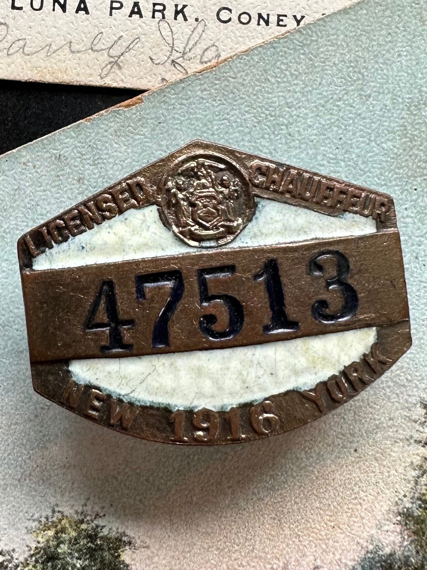 Antique Early 1900s Licensed Chauffeur Badge ID No. 47513 Pin New York NYC 1916