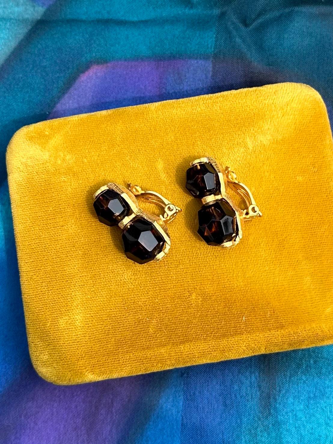 1950s Signed JONNE Schrager Gold Tone & Brown Tortoise Faceted Glass Clip-on Earrings Midcentury