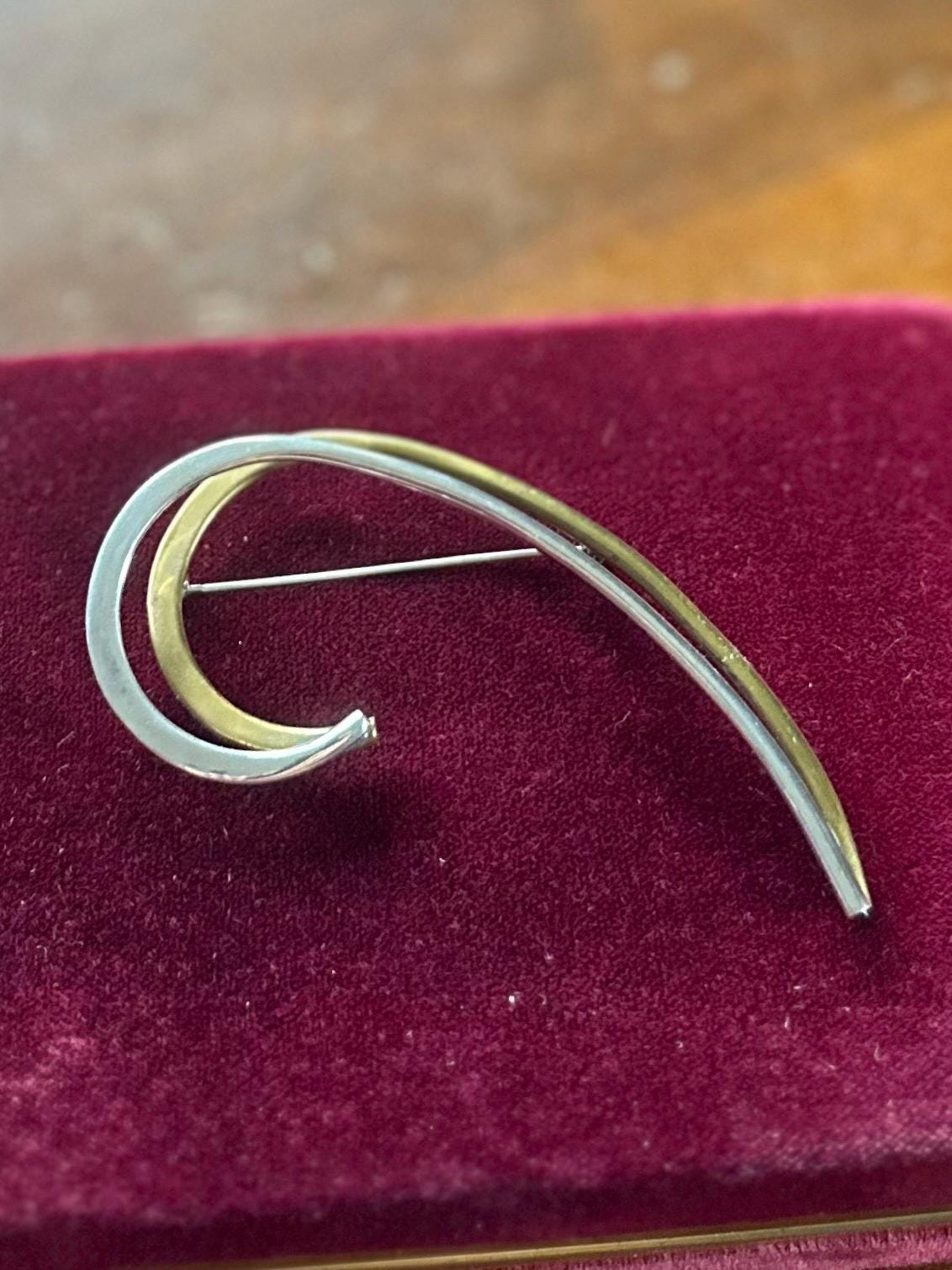 Vintage 1980s Signed TAXCO Mexico TN-72 Sterling Silver Two Tone Modernist Swoop Swirl Brooch