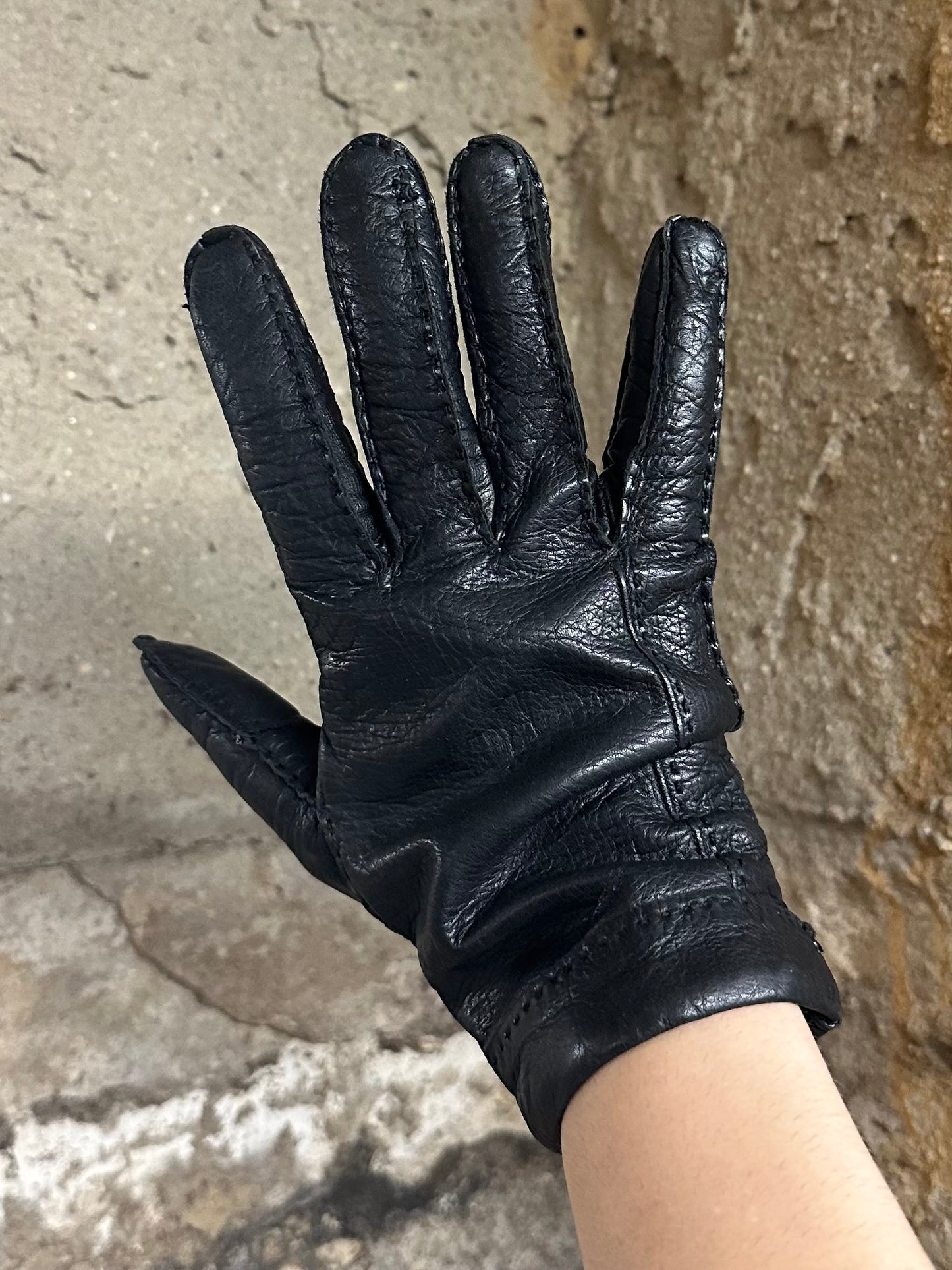 1980s Abraham & Strauss Black Leather Gloves Made in Italy Size 8