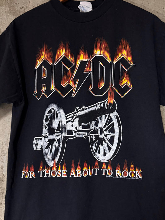 2004 AC/DC For Those About to Rock Cannon Flames Black Tee Alstyle M