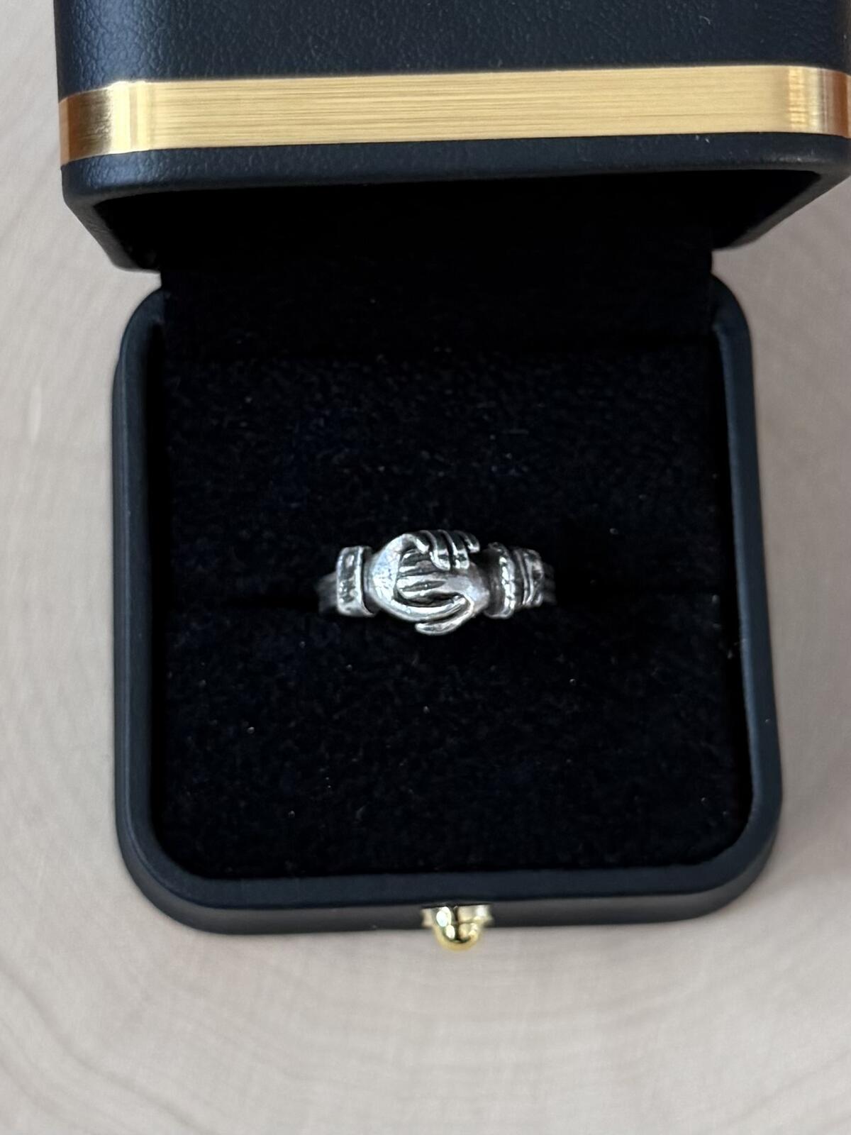 Vintage Sterling Silver Fede Hands Gimmel Interlocking Hands Heart Ring US 4.75