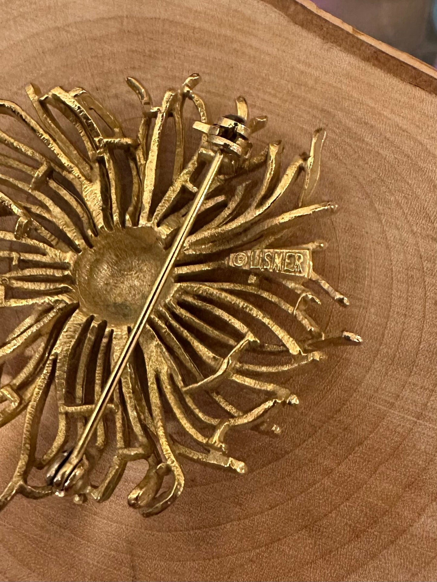 Vintage Signed LISNER Gold Tone Floral Flower Brooch Pin