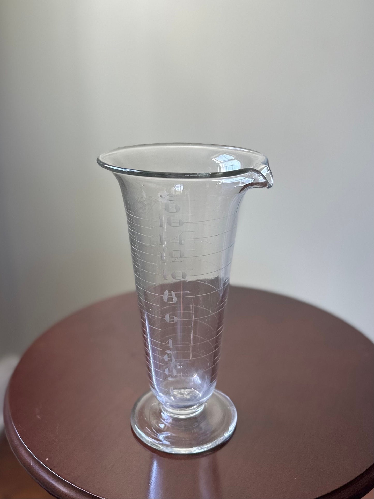 Antique Early 1900s NYC Approved Type III Etched Numerals Pontiled Glass Graduated Medical Apothecary Beaker