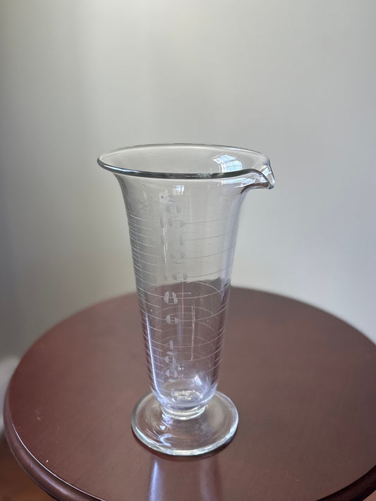 Antique Early 1900s NYC Approved Type III Etched Numerals Pontiled Glass Graduated Medical Apothecary Beaker