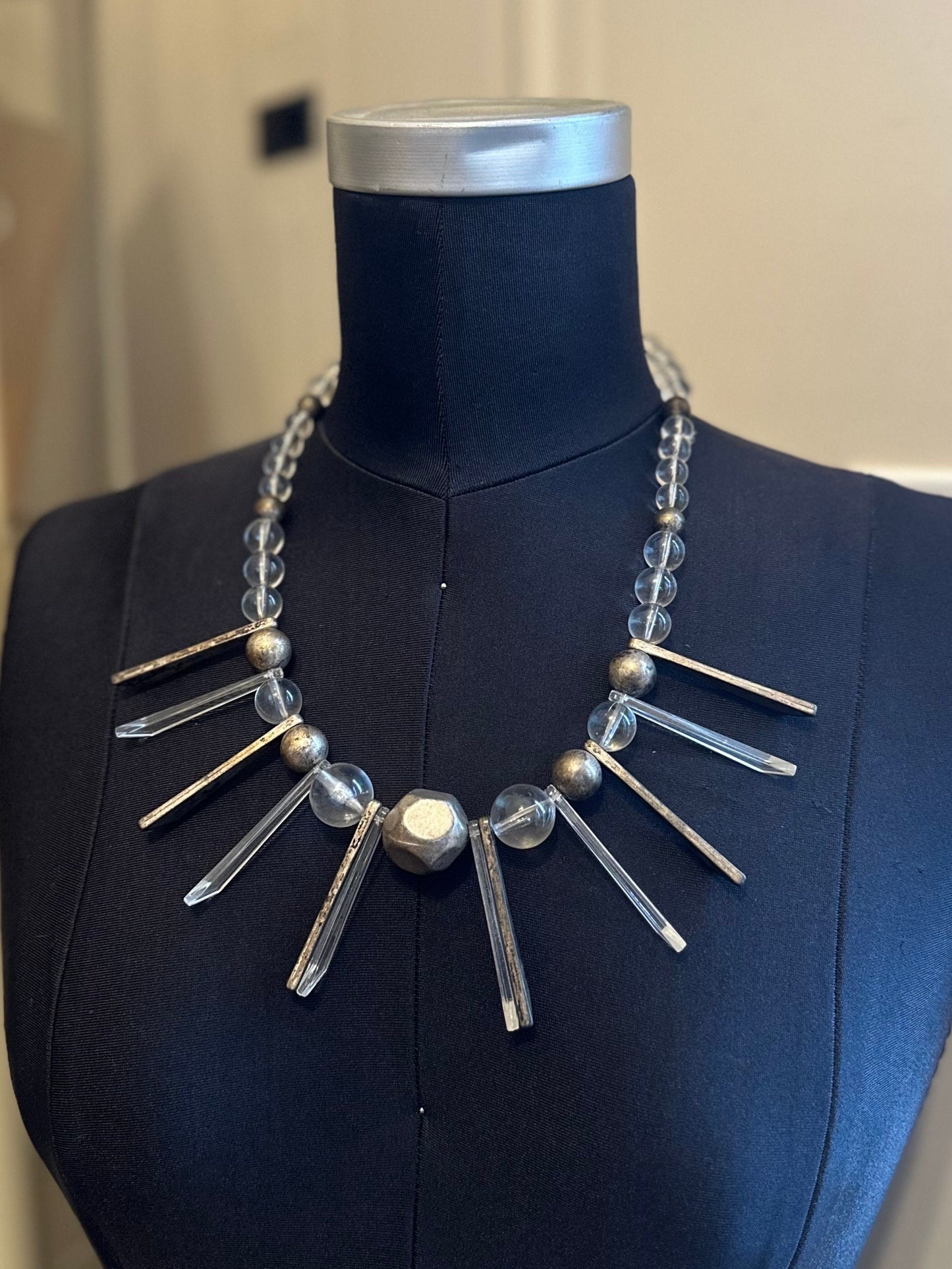 1950s Geometric Daggers & Clear Lucite Silver Tone Graduated Beaded Collar Necklace