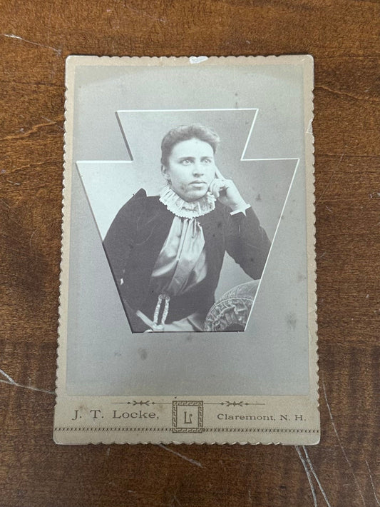 Antique Late 1800s Cabinet Card Portrait of Woman