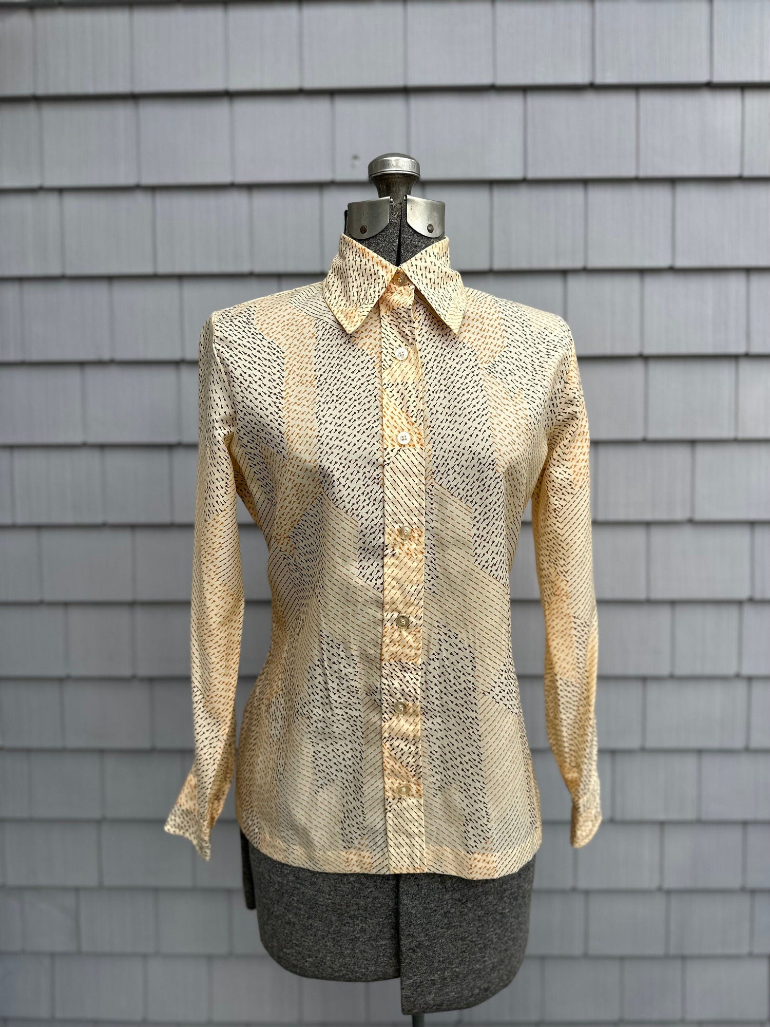 Shirts & Blouses