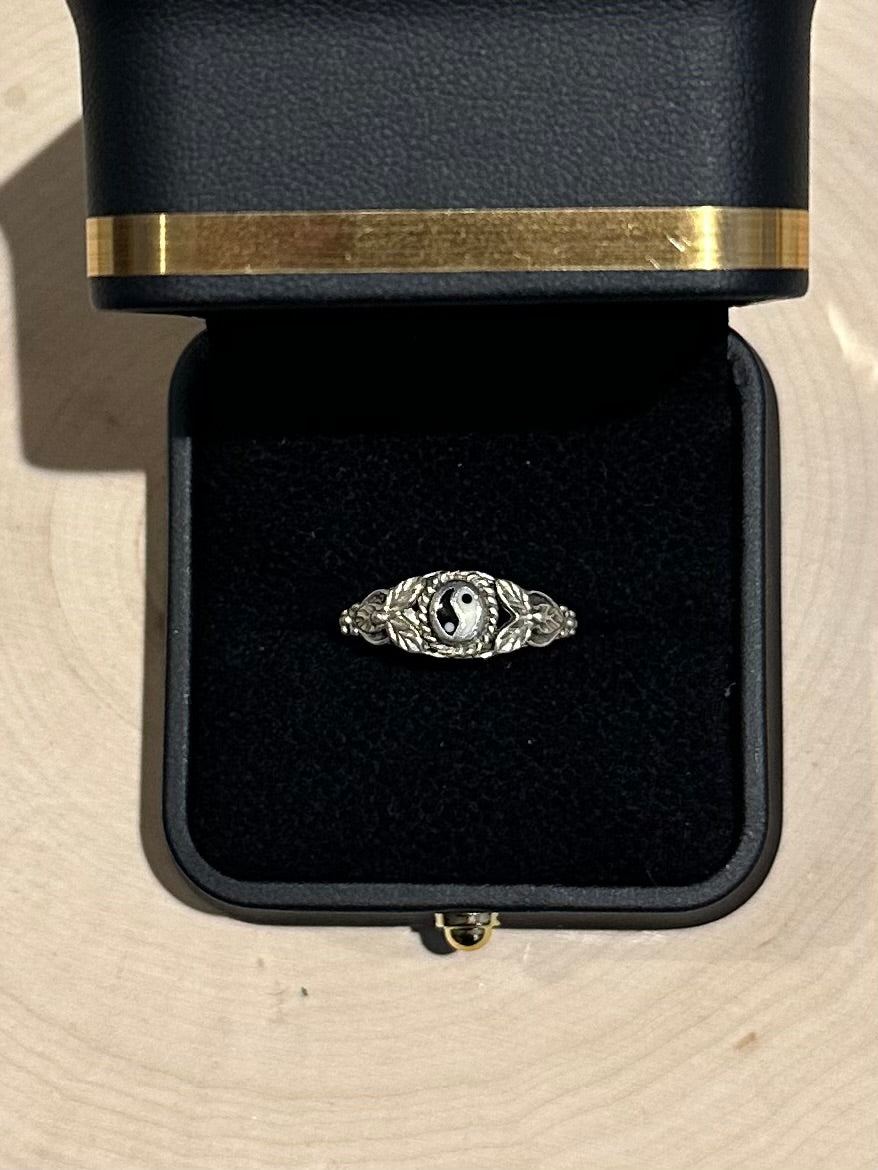 Vintage Sterling Silver Yin & Yang Ring US Size 8 1/4