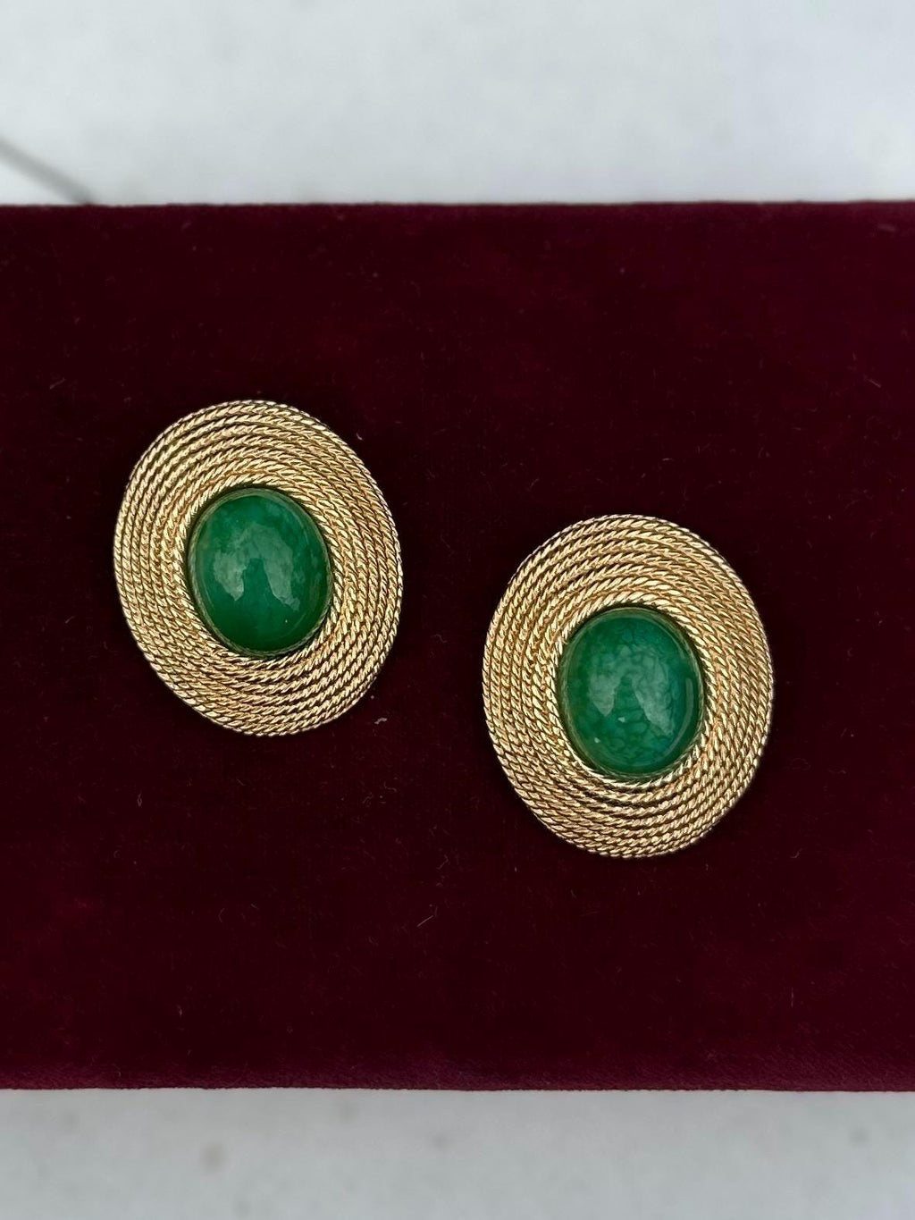 Vintage Signed CINER Gold Tone & Green Peking Glass Cabochon Large Statement Clip-on Earrings