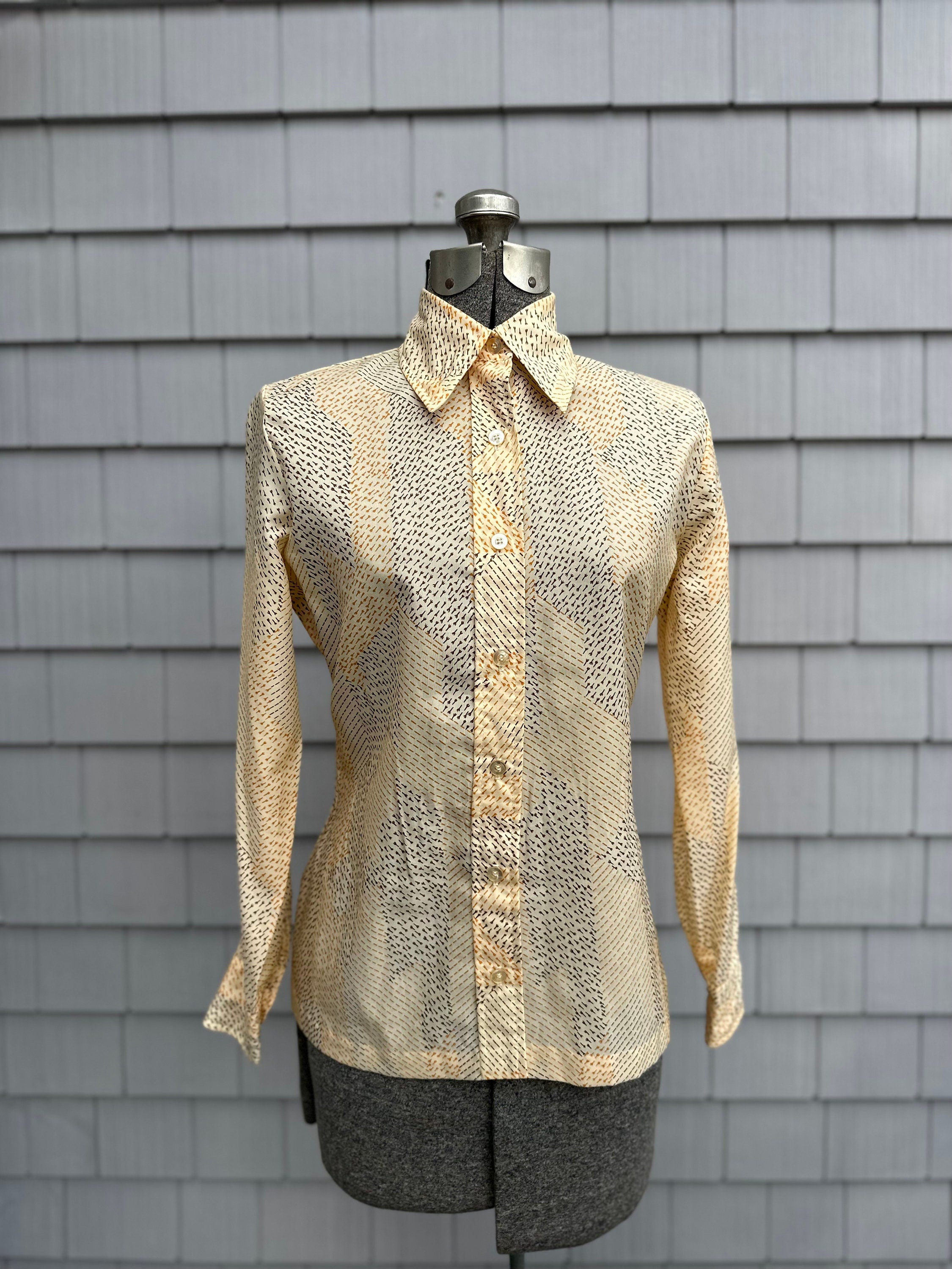 Vintage 1970s Contessa Monique by Florence Alper Women's Patterned Collared Button Down Blouse Long Sleeve Orange and Brown Size 8