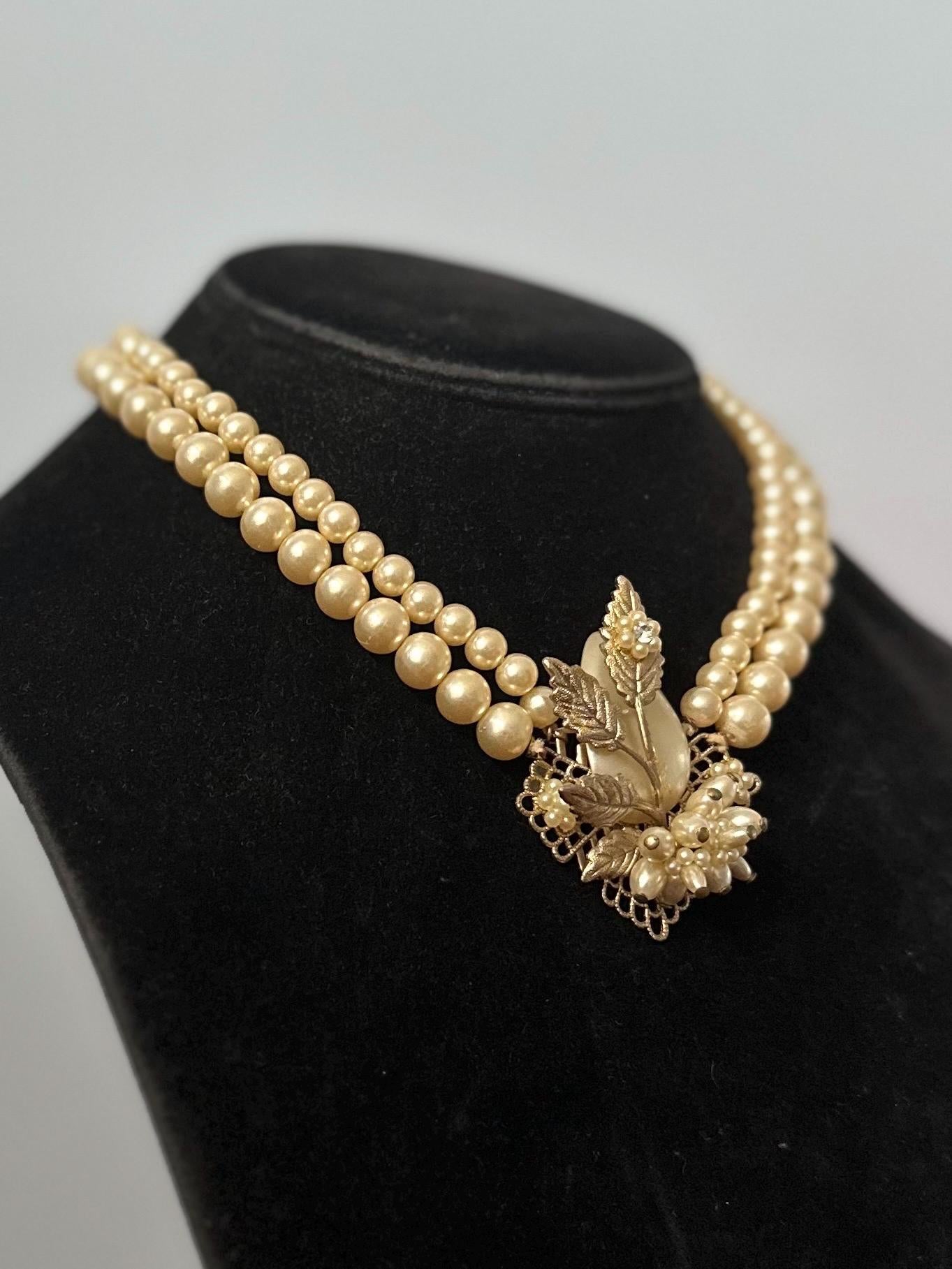 Vintage 1950s Double Strand Faux Pearl Collar Choker Necklace Filigree Leaf Pendant Adjustable 16.5”