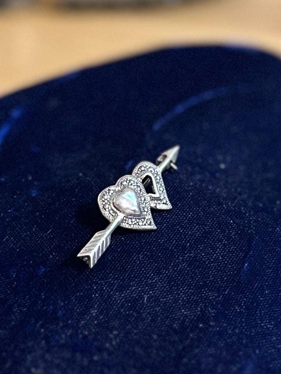 Vintage 925 Sterling Silver & Marcasite Hearts and Arrow Brooch Pin