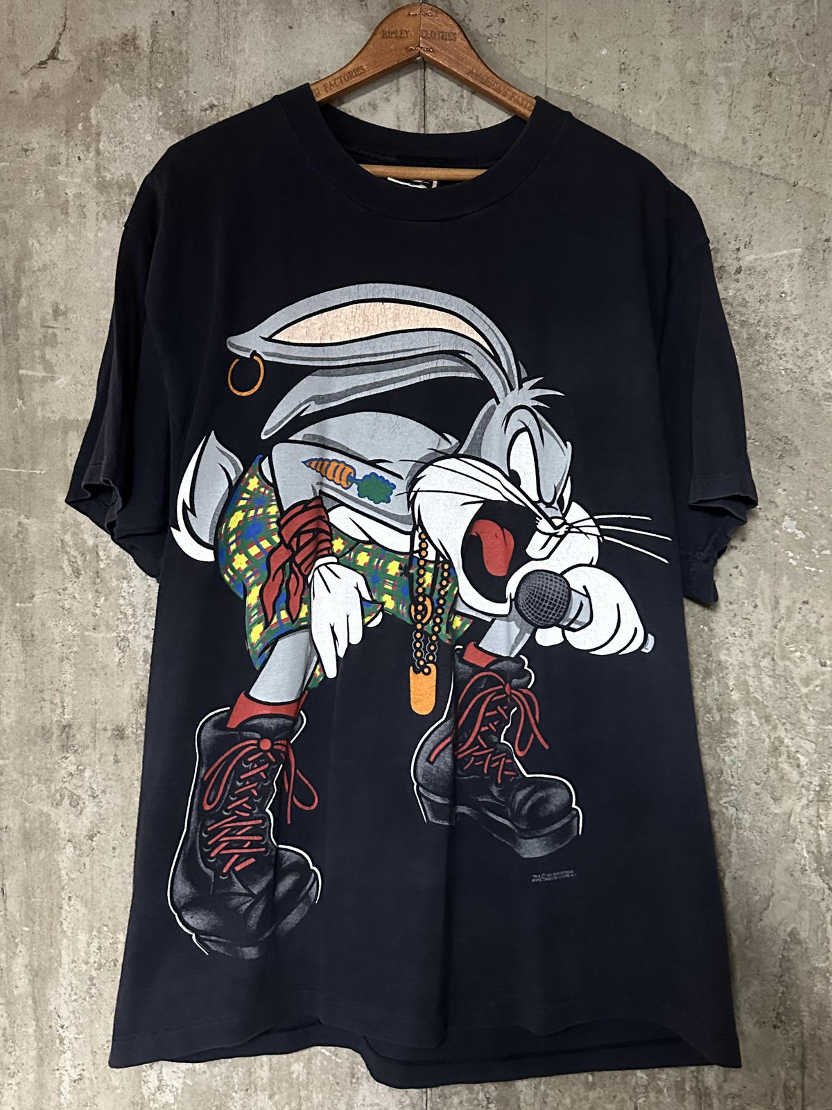 1993 Looney Tunes Bugs Bunny Rapping Single Stitch Cotton Tee