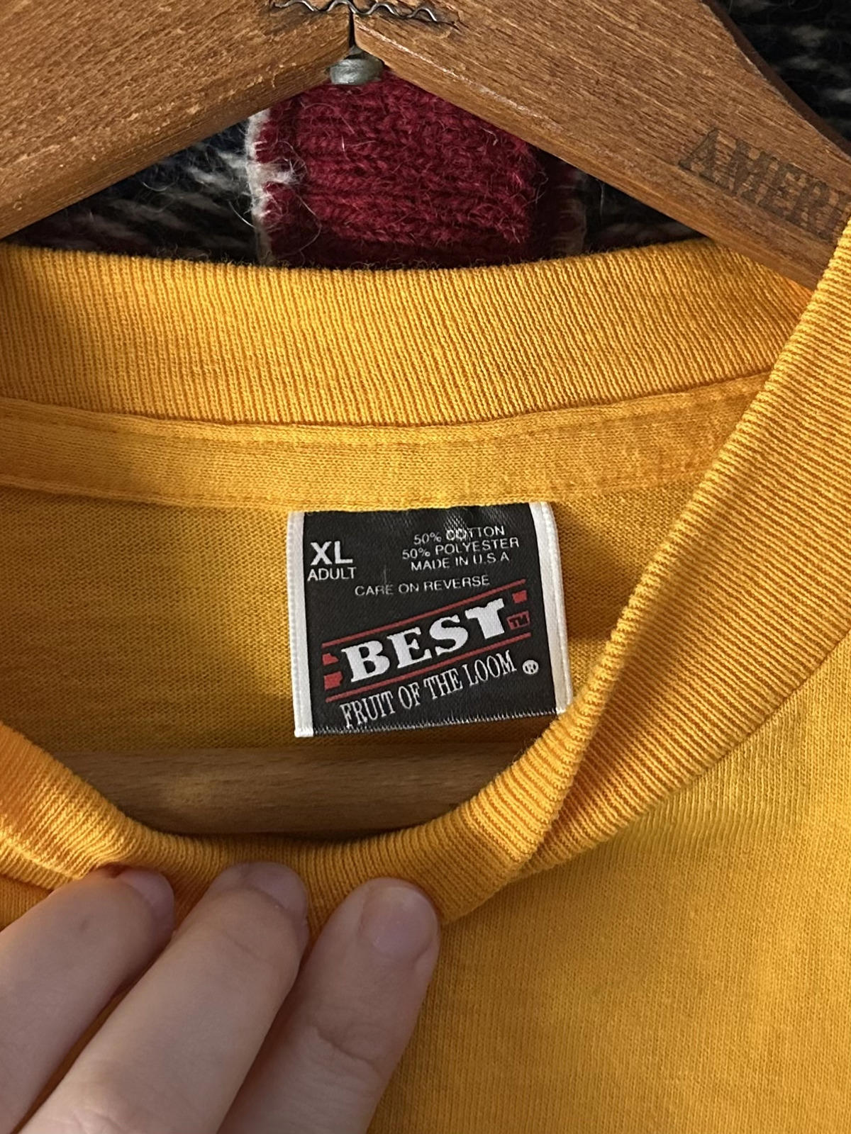 1990s Notre Dame Yellow & Navy Blue Villanova PA Single Stitch Tee