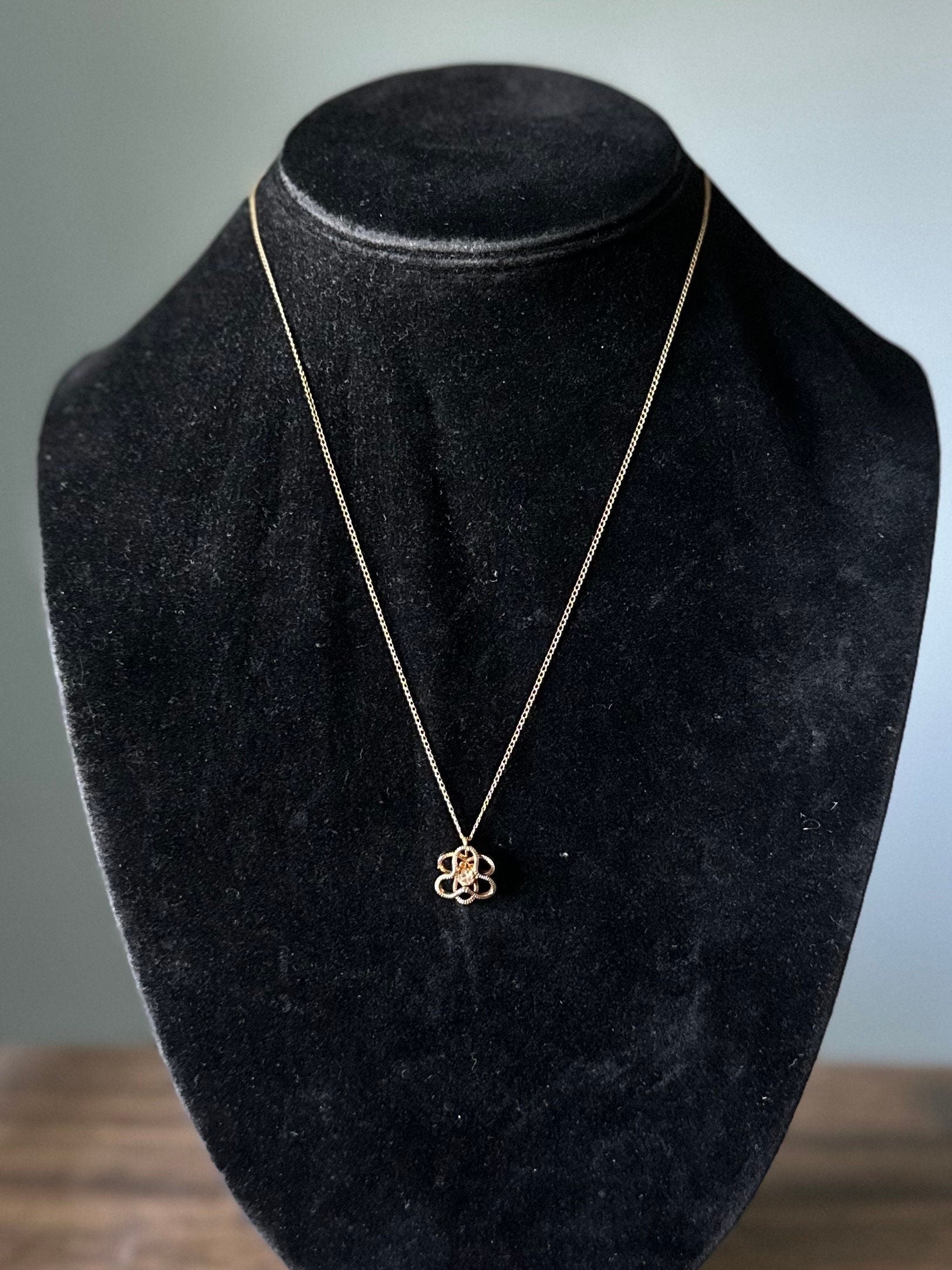 Vintage Signed DEC Curtis Jewelry Manufacturing Co. 1/20 14k GF Gold Filled Dainty CZ Floral Pendant Necklace 17.25”