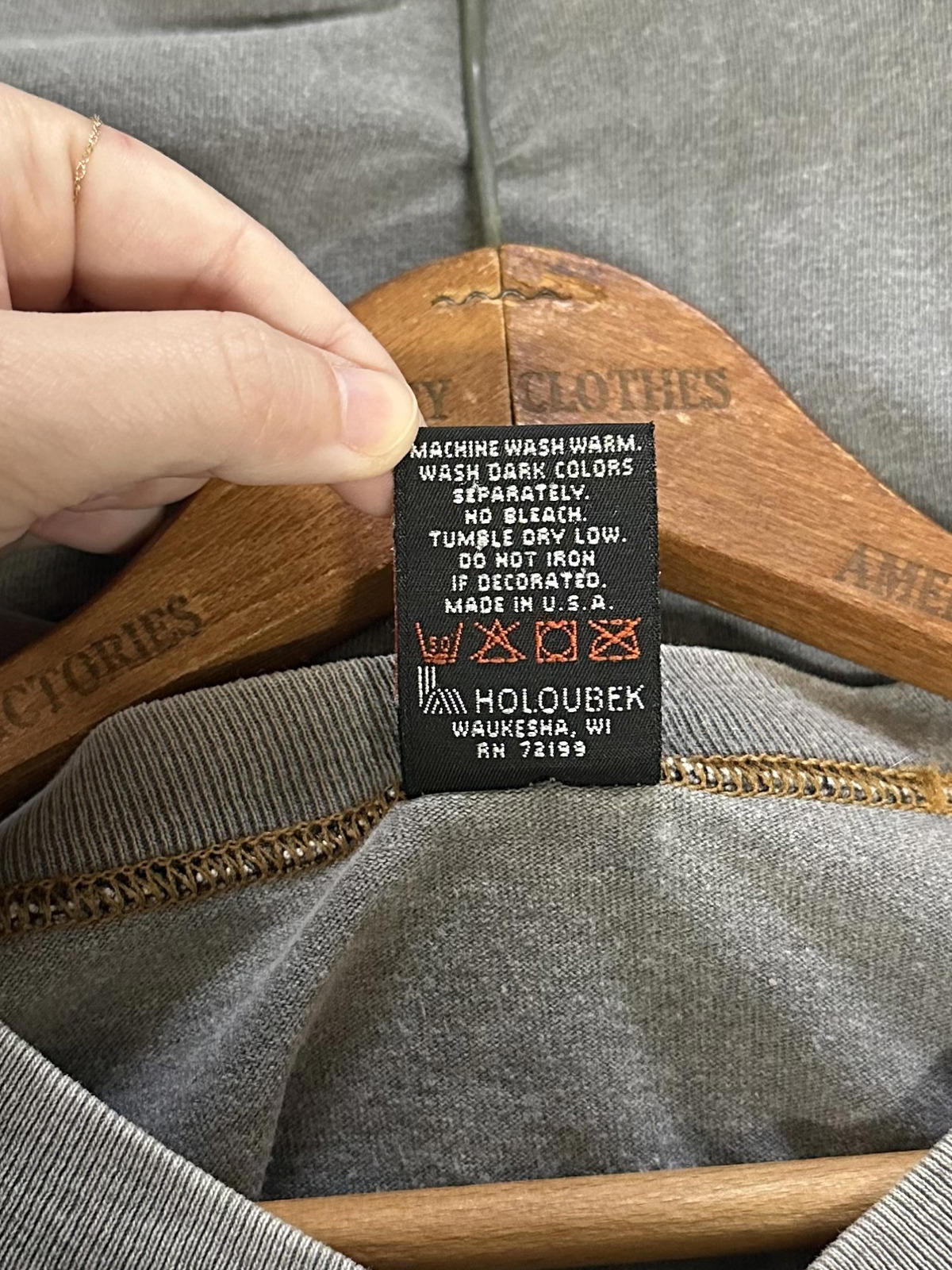 Y2K 2000 Harley Davidson Danbury CT Long Sleeve Faded Thrashed Shirt