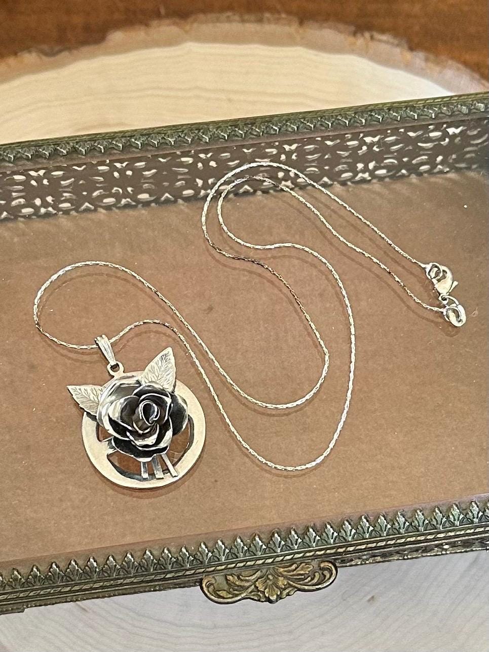 Vintage Midcentury Signed CORO Silver Tone 3 Dimensional Rose Pendant Necklace 18”