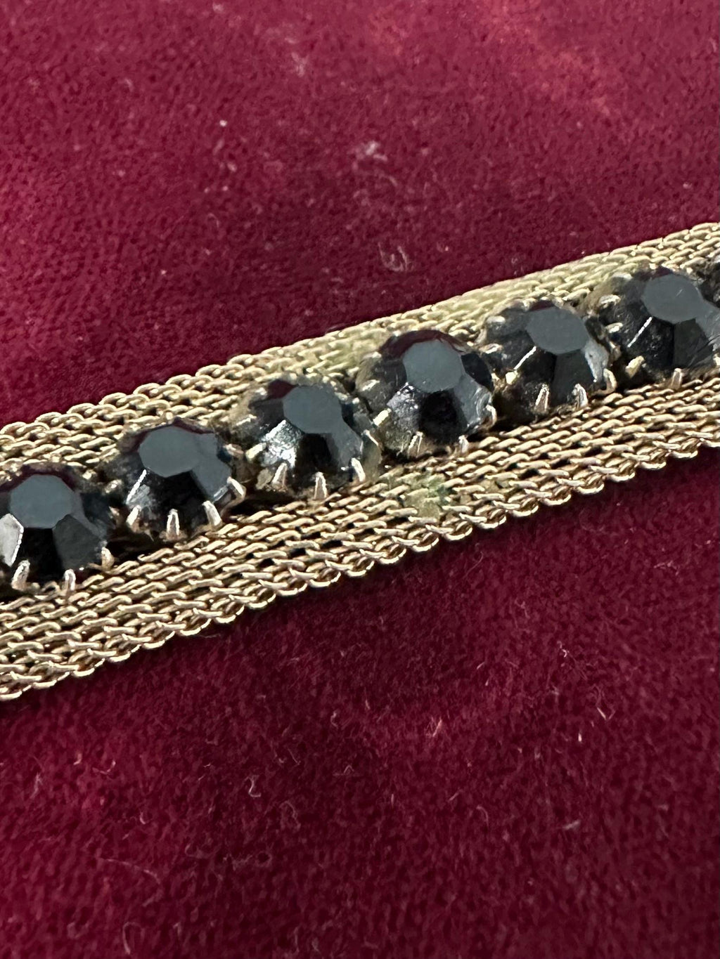 Vintage 1950s WEISS Signed Faceted Black Glass Gold Tone Mesh Bracelet 7”