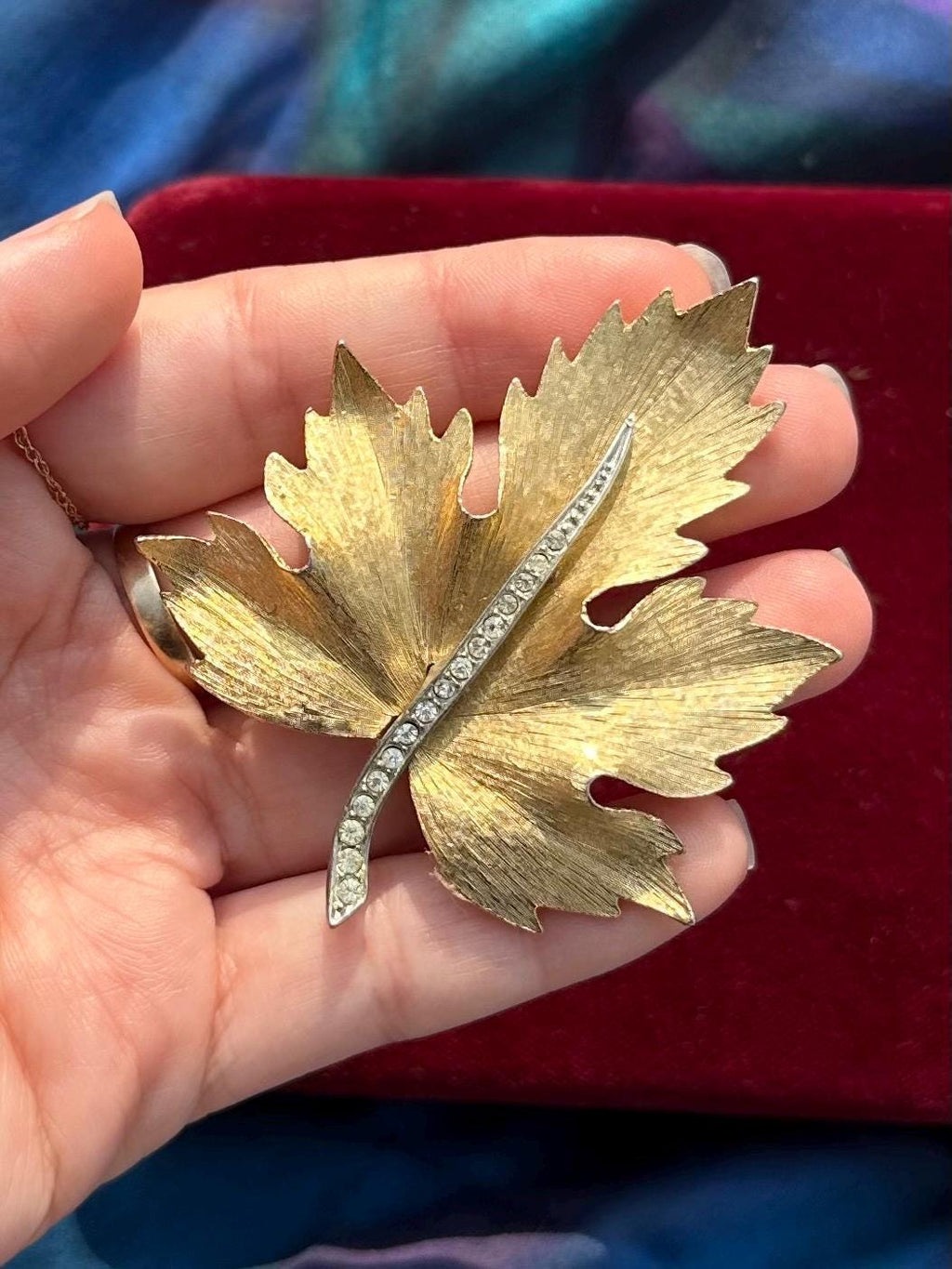 Vintage Unsigned PARK LANE Gold Tone & Silver Tone Rhinestone Maple Leaf Brooch
