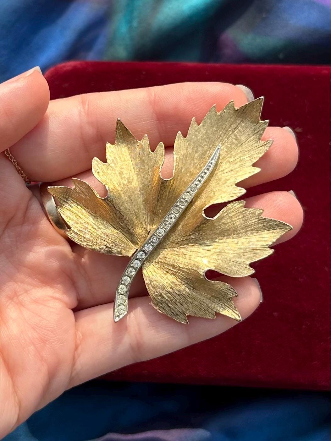 Vintage Unsigned PARK LANE Gold Tone & Silver Tone Rhinestone Maple Leaf Brooch