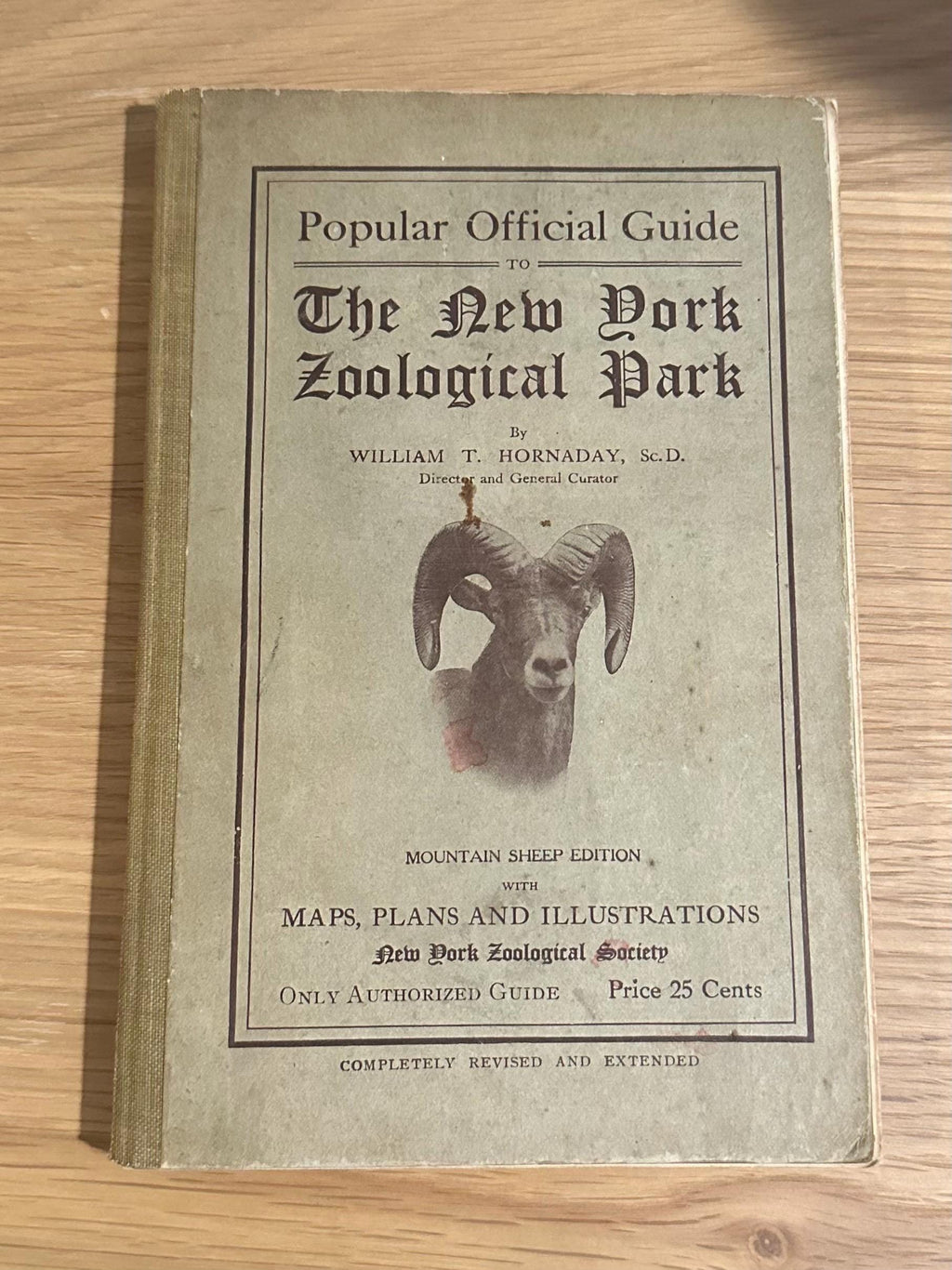 Antique 1913 Popular Official Guide to the New York Zoological Park Illustrated Hardcover Book