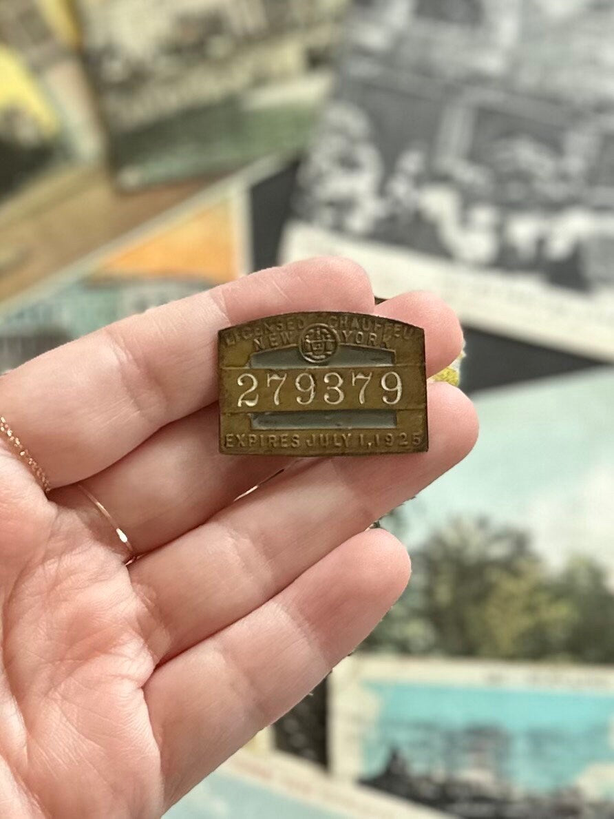 Antique 1920s Licensed Chauffeur Badge ID No. 279379 Pin New York NYC 1925