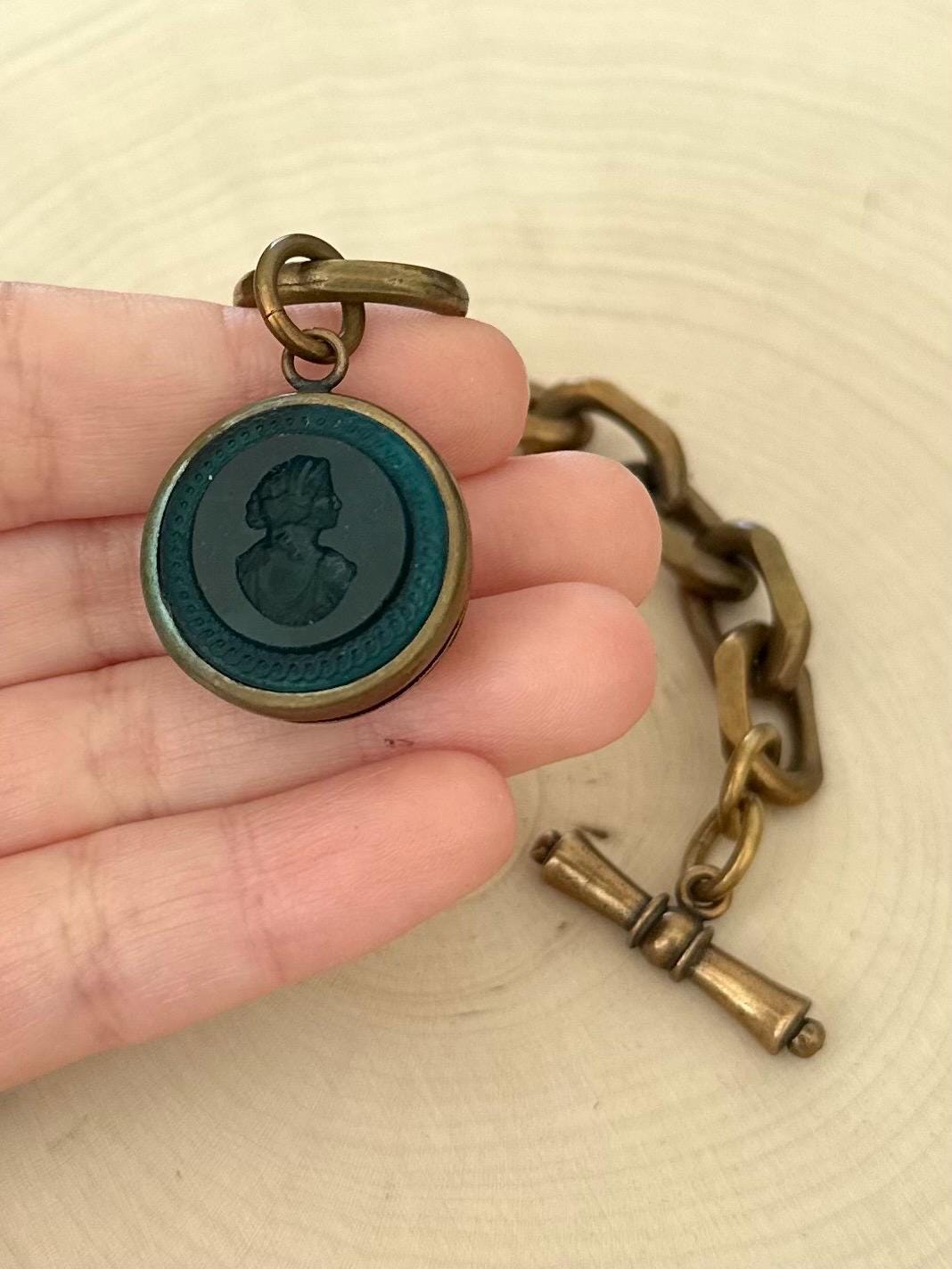 Unsigned EXTASIA Chunky Chain Link Charm Bracelet Dark Teal Blue Intaglio Reverse Cameo Toggle Clasp 8”