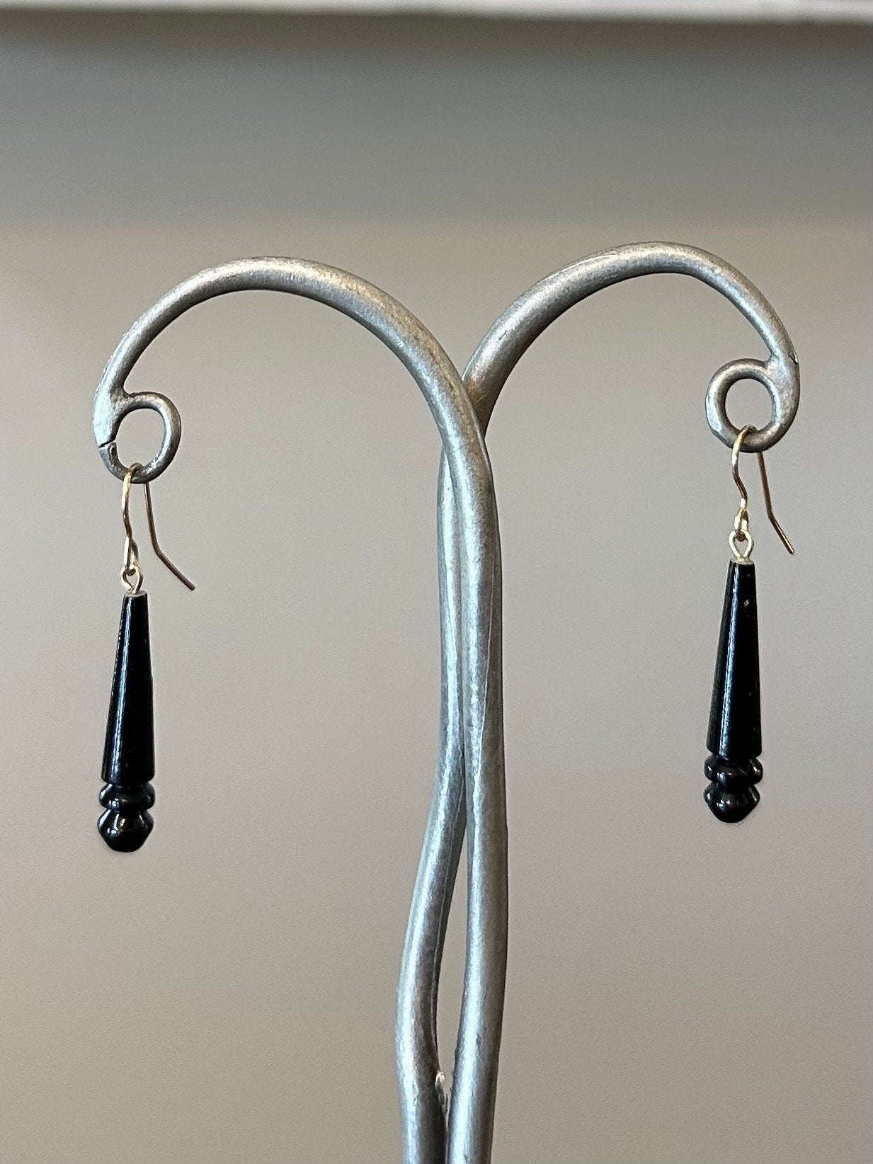 Vintage Unique Carved Black Lacquered Wood Teardrop Dangle Earrings 1/20 14k GF Gold Filled Ear Wire
