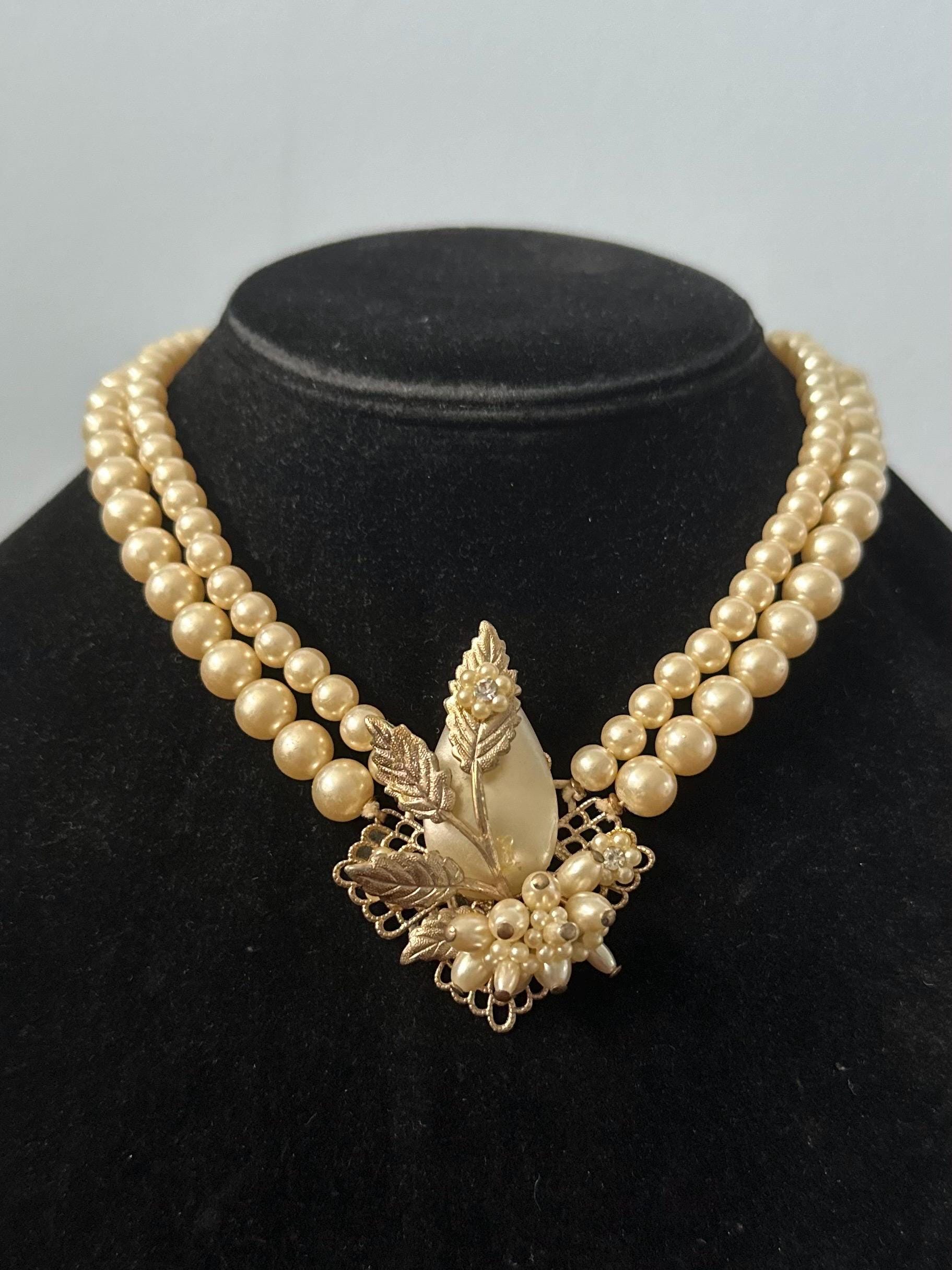 Vintage 1950s Double Strand Faux Pearl Collar Choker Necklace Filigree Leaf Pendant Adjustable 16.5”