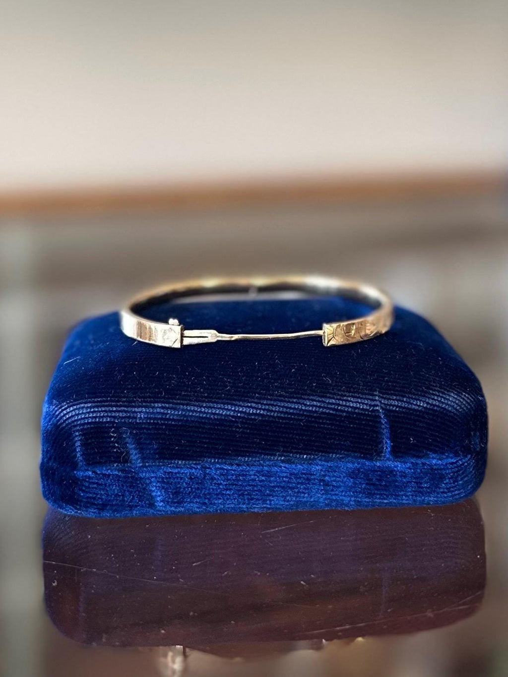 Beautiful Vintage 14k Yellow Gold Hand Engraved Etched Baby Bangle Hinged Bracelet Infant