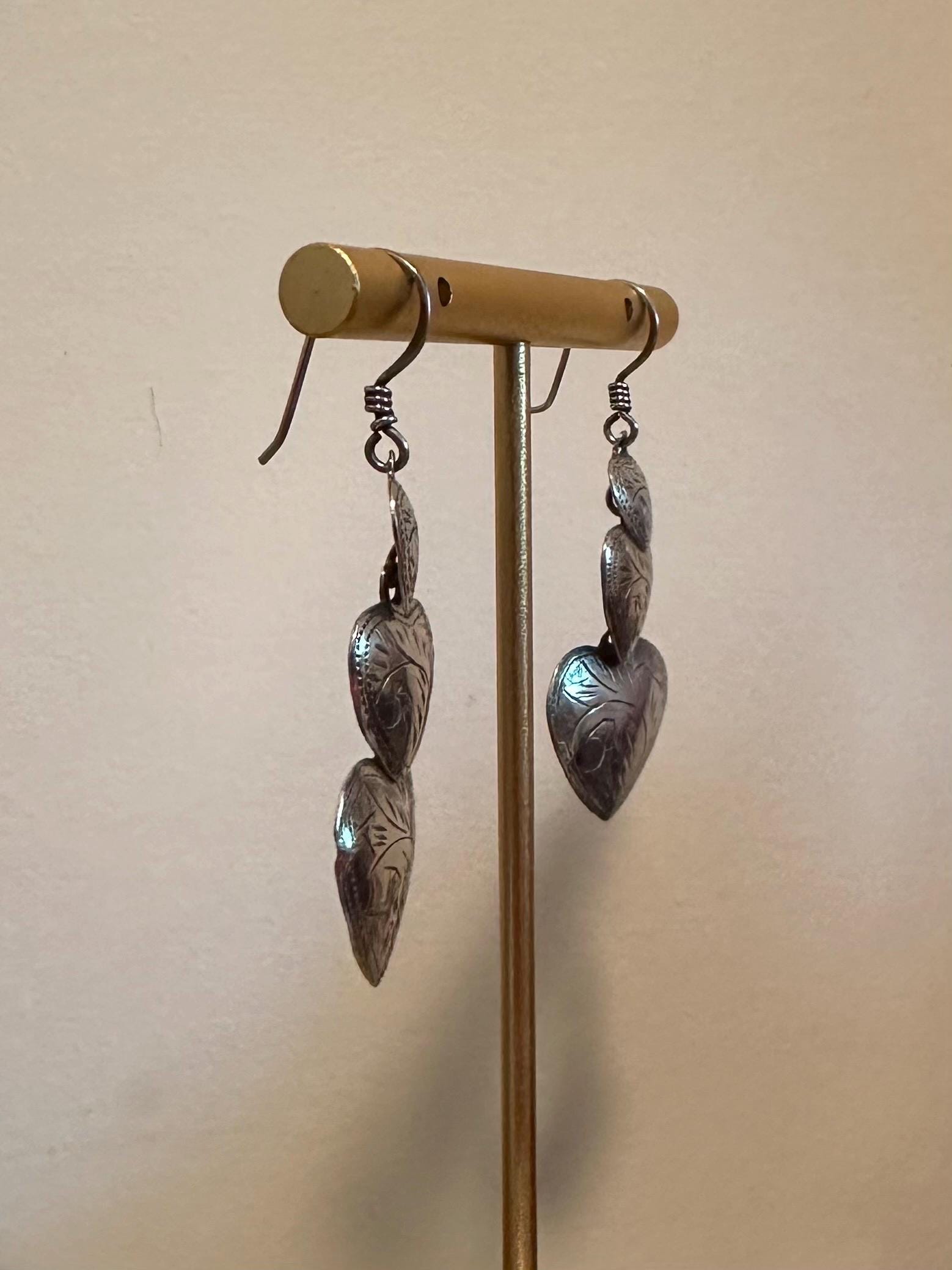 Vintage Sterling Silver Hand Engraved Three Graduated Hearts Dangle Drop Earrings