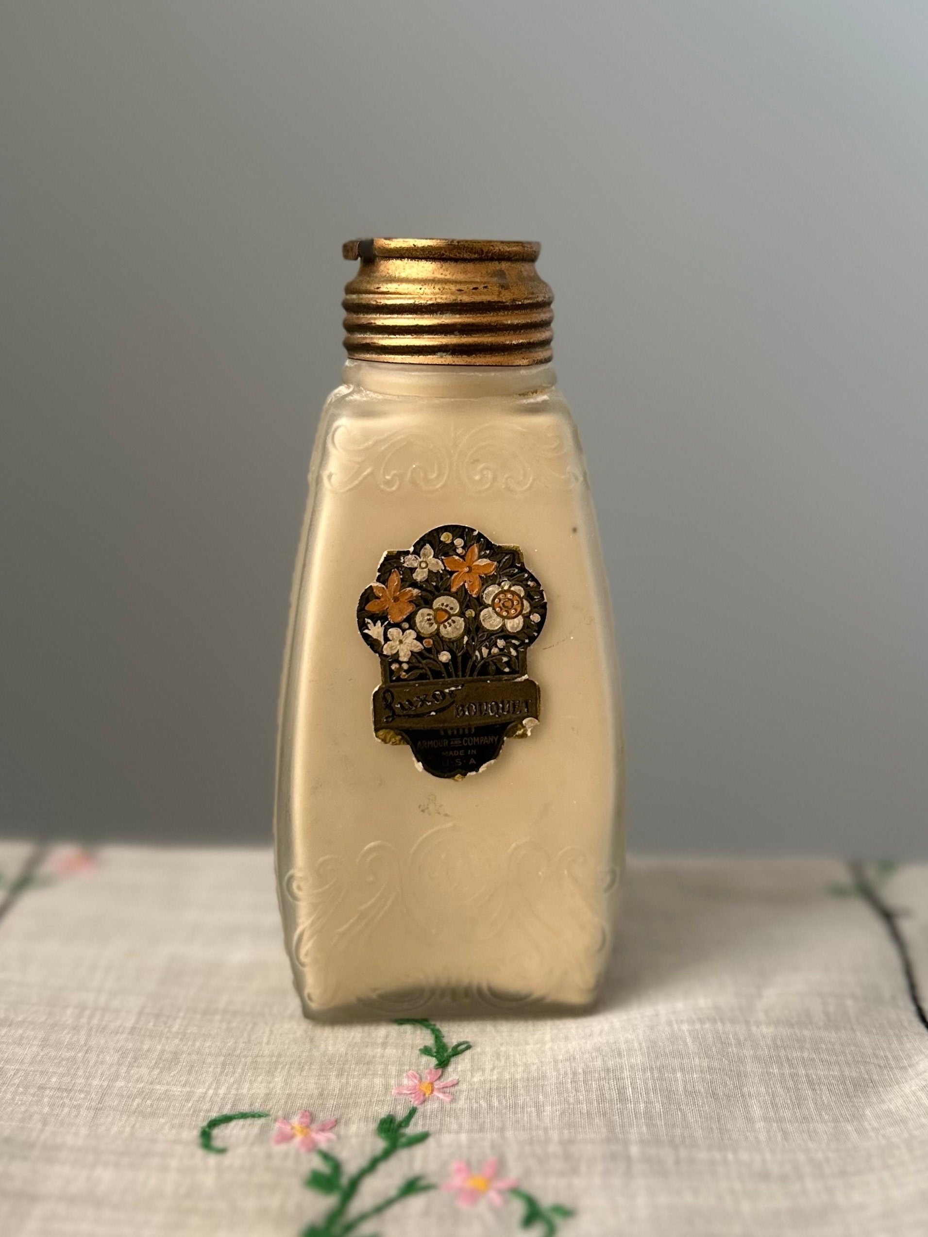 Antique 1910s Luxor Bouquet Armour and Company Chicago USA Glass Powder Bottle Vanity RARE