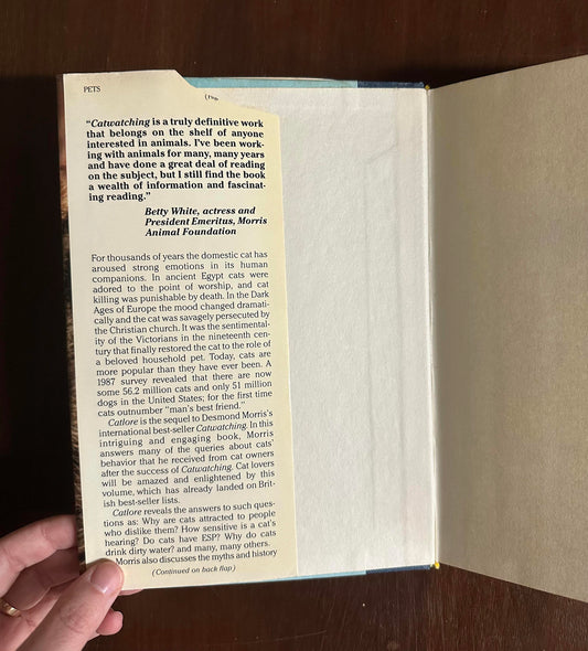 1987 CATLORE by Desmond Morris Hardcover Book with Dust Jacket | First American Edition