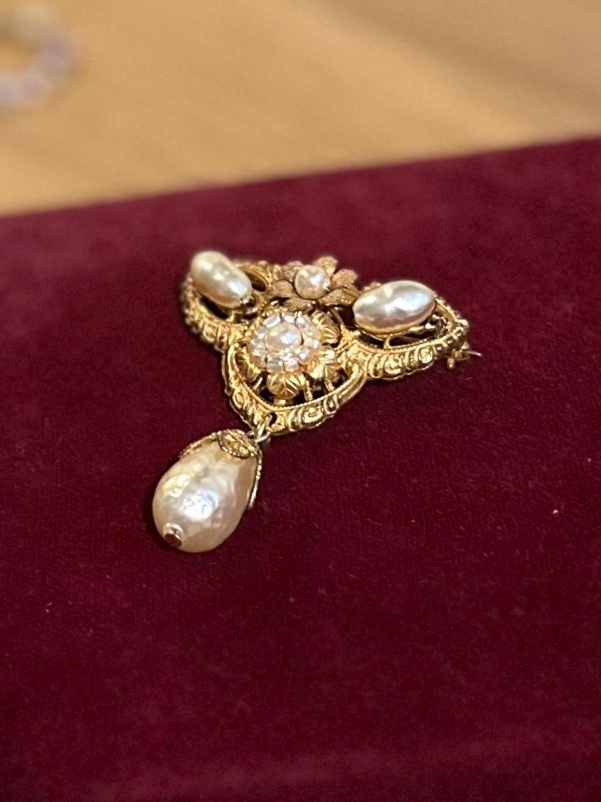 Vintage Signed MIRIAM HASKELL Ornate Gold Tone Faux Baroque Pearl Teardrop Dangle Brooch