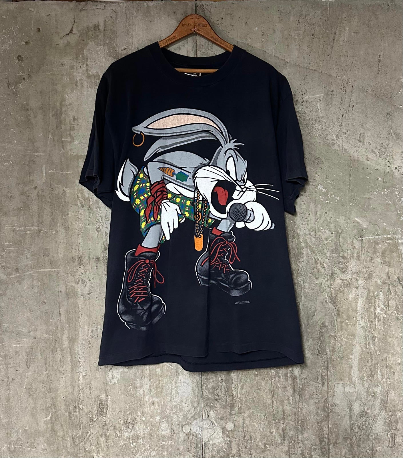1993 Looney Tunes Bugs Bunny Rapping Single Stitch Cotton Tee