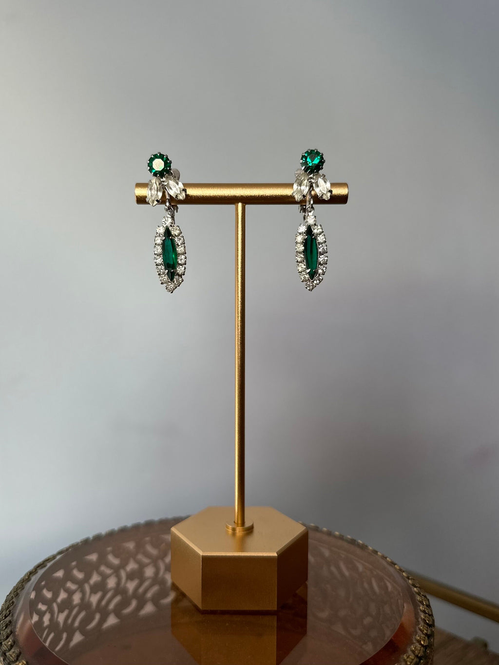 Stunning Vintage Midcentury Emerald Green Marquise & Clear Crystal Rhinestone Dangling Clip-on Earrings