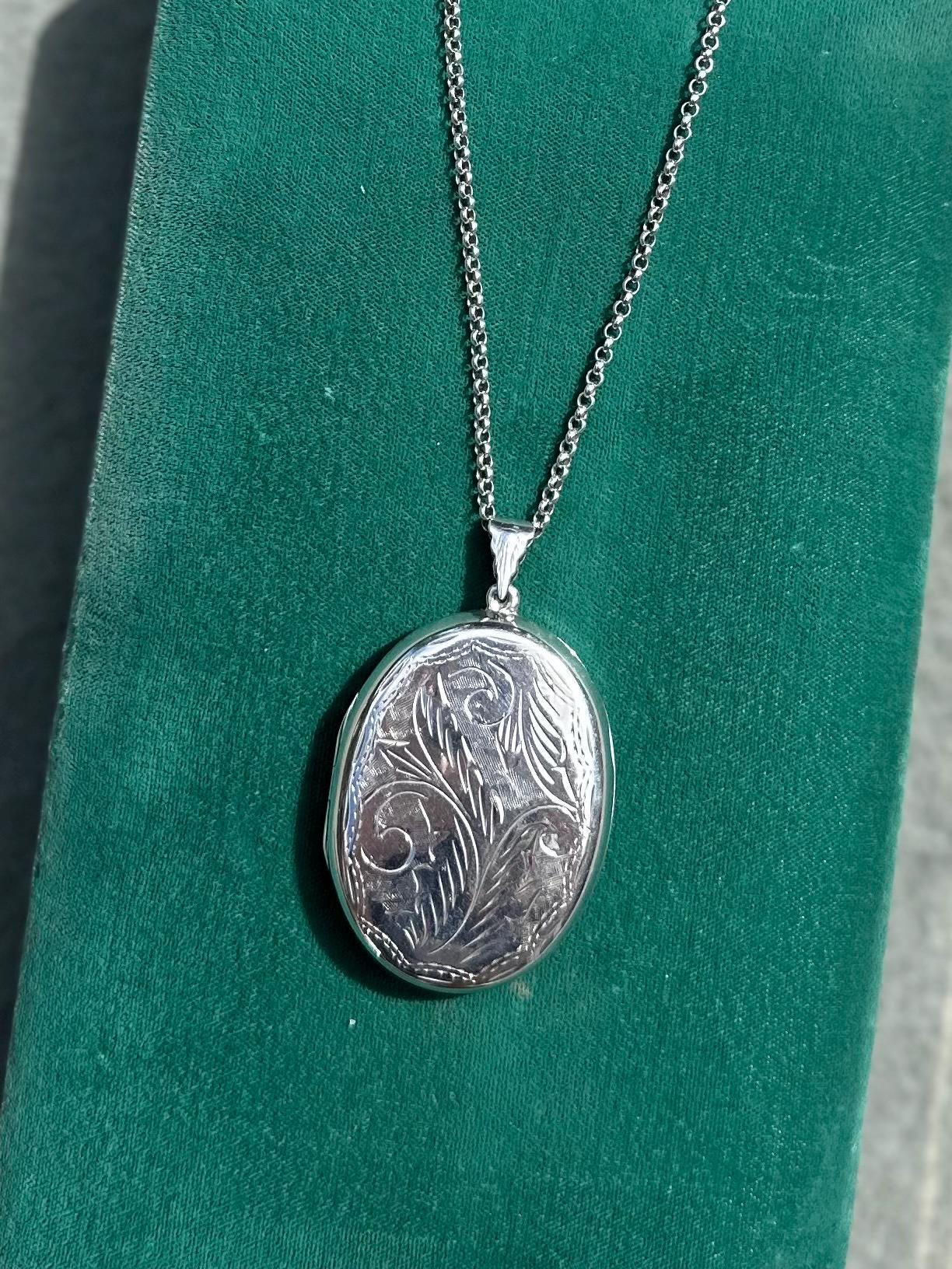 Vintage Hand Engraved Sterling Silver Large Oval Locket Pendant Necklace Rolo Chain 36"