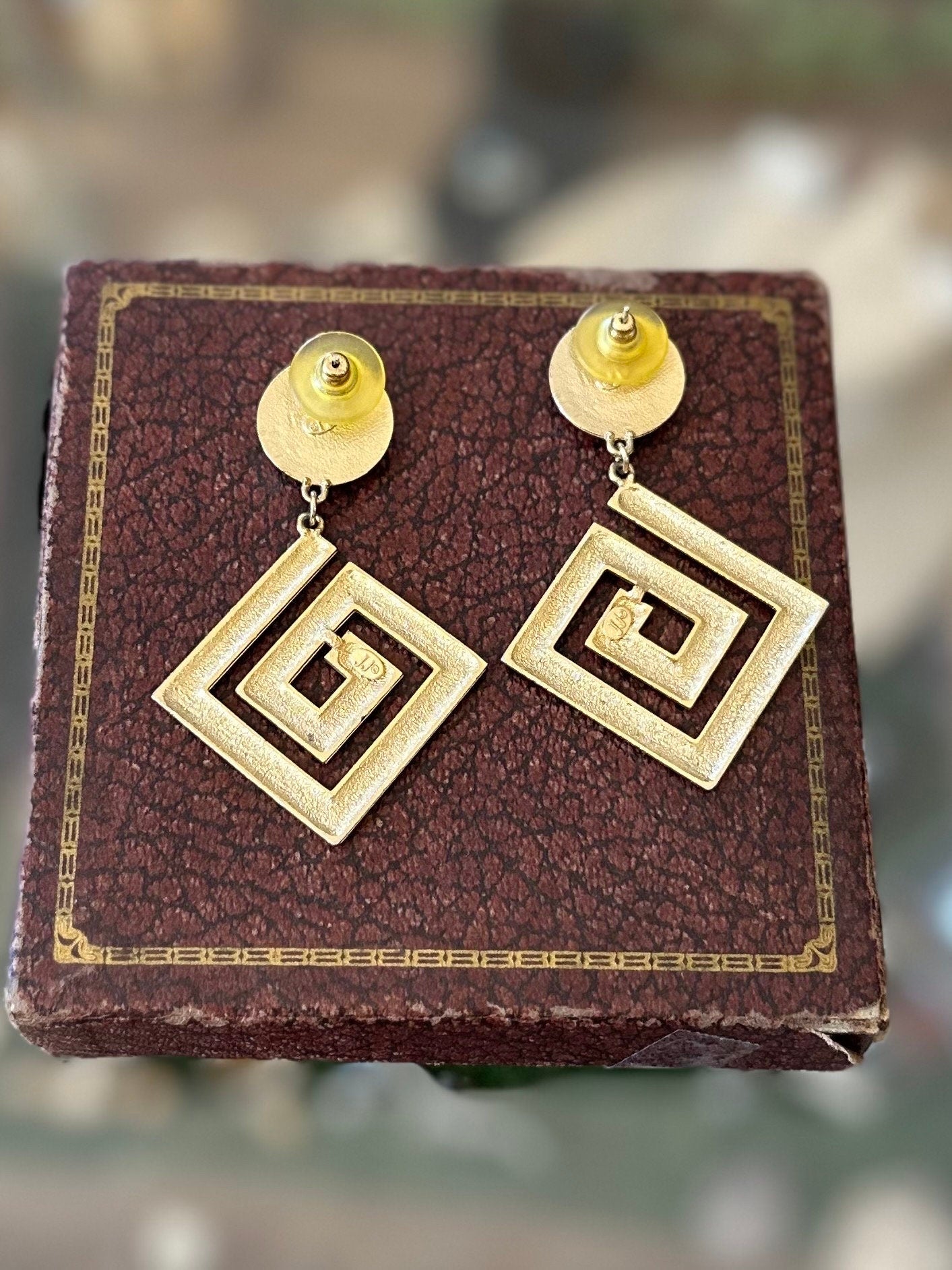 Vintage 1980s Signed JJ Jonette Gold Tone Abstract Geometric Faceted Rhinestone Dangle Statement Earrings