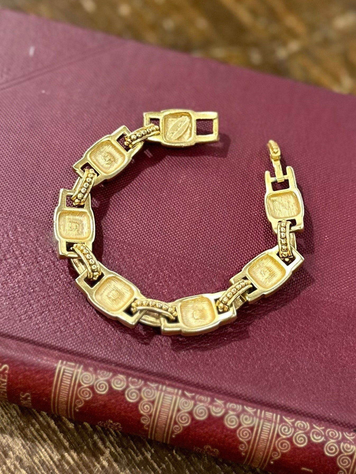 Vintage Oscar de la Renta Signed Byzantine Style Gold Tone Multicolor Faceted Square Rhinestones Link Bracelet 7.75"