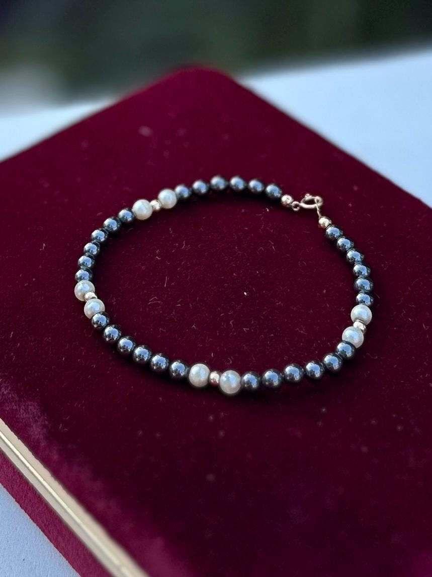 Vintage Dainty 14k Yellow Gold Genuine Hematite & Pearl 4mm Beaded Bracelet 7”