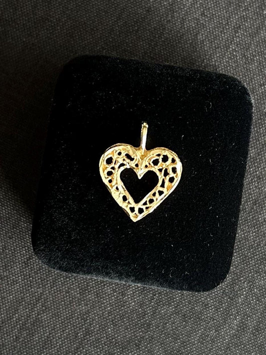 Vintage Solid 14k Yellow Gold Filigree Open Heart Pendant Love Charm