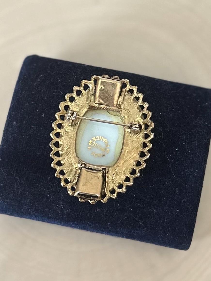 Vintage Signed LIMOGES FRANCE Painted Porcelain Portrait of a Lady Oval Gold Tone Brooch