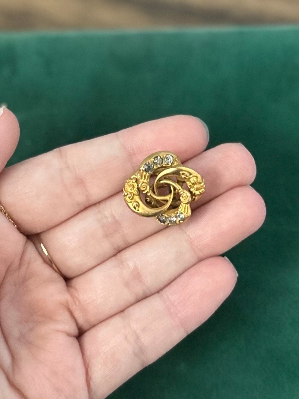 Antique Victorian Gold Tone Rhinestone Floral Love Knot Pin