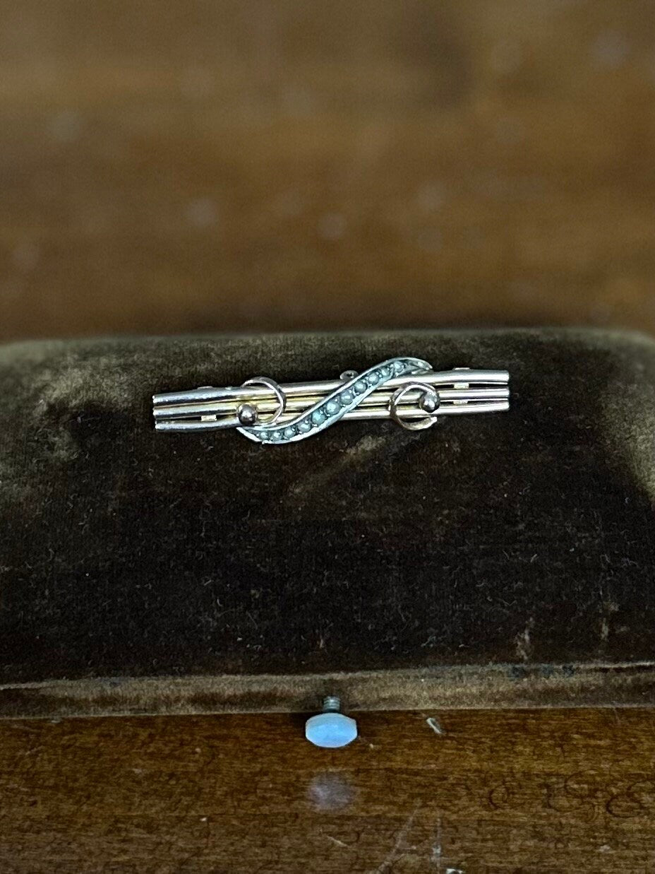 Antique Victorian Edwardian European 9ct Yellow Gold Seed Pearl Bar Pin Brooch C-Clasp