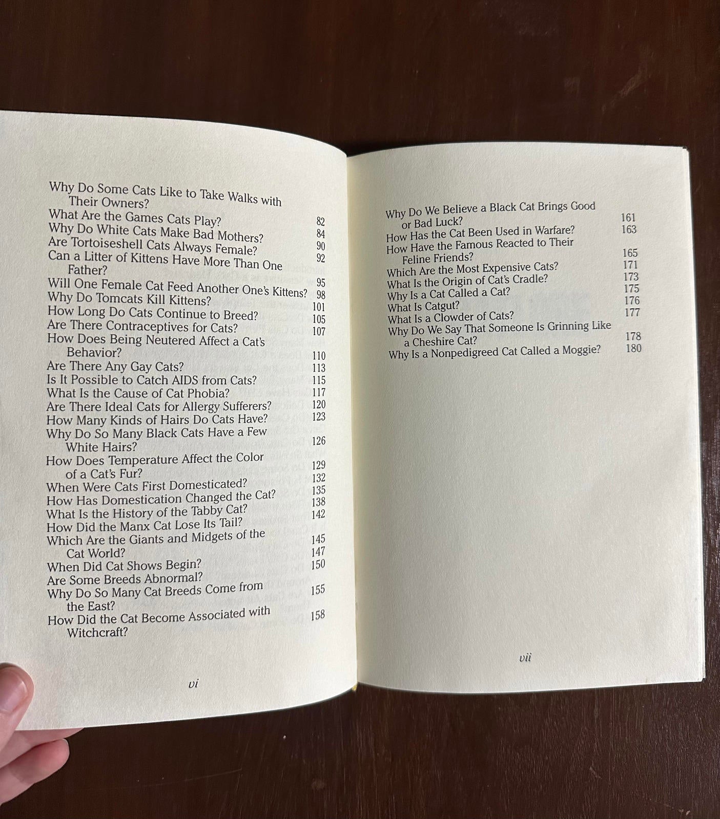 1987 CATLORE by Desmond Morris Hardcover Book with Dust Jacket | First American Edition