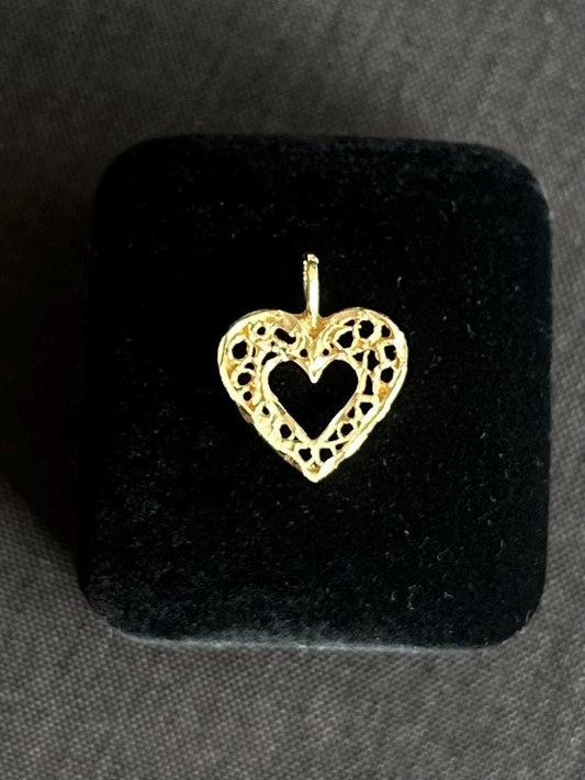 Vintage Solid 14k Yellow Gold Filigree Open Heart Pendant Love Charm