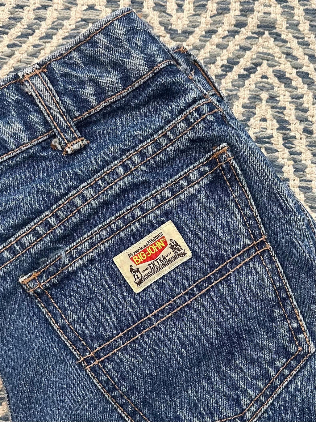 Vintage 1980s BIG JOHN Japanese Denim Women's Jeans 100% Cotton High Rise Straight Leg 24W Made in Japan